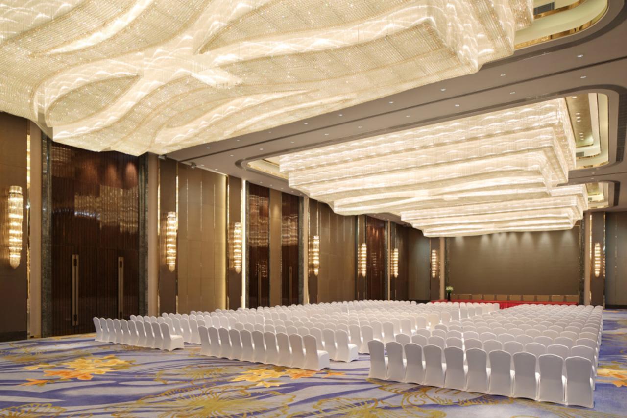 Wanda Realm Liuzhou Hotel Exterior photo