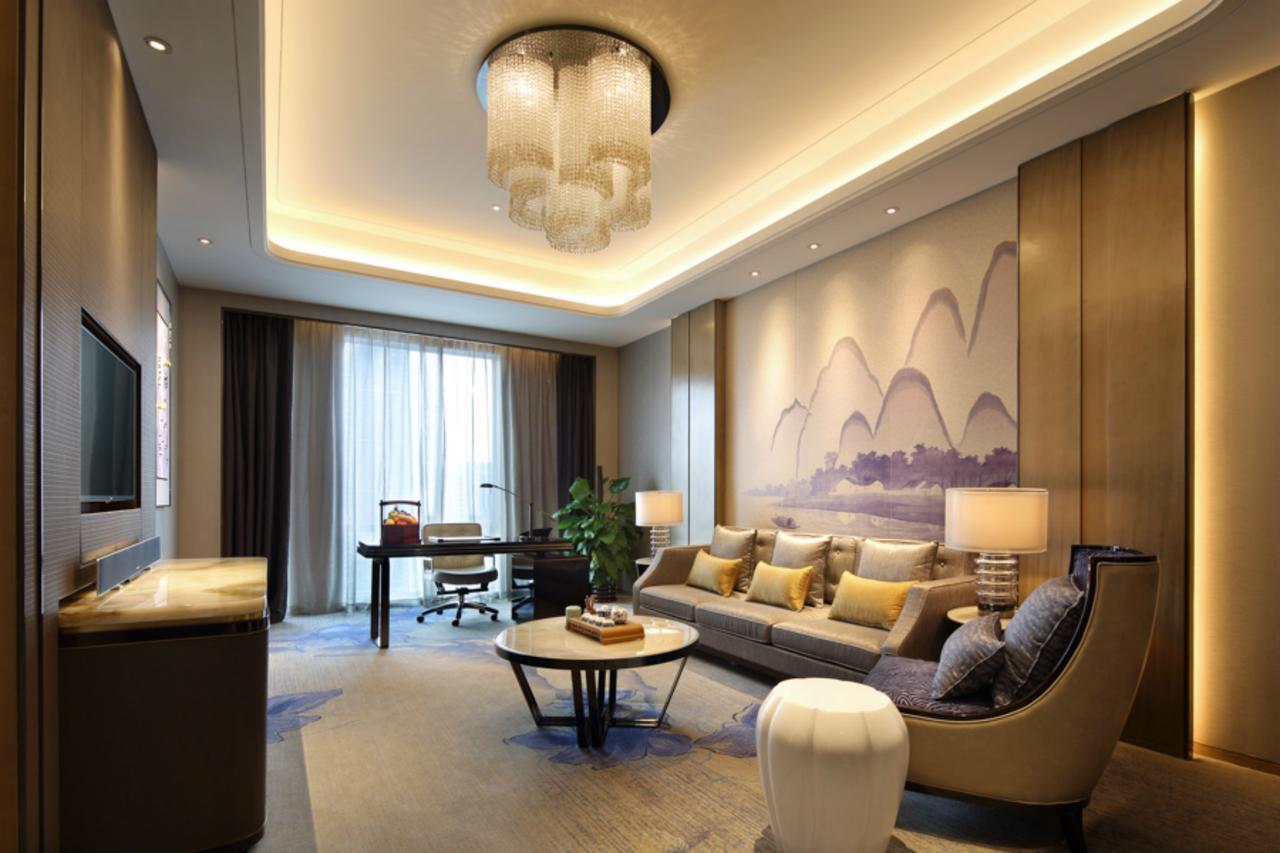 Wanda Realm Liuzhou Hotel Exterior photo