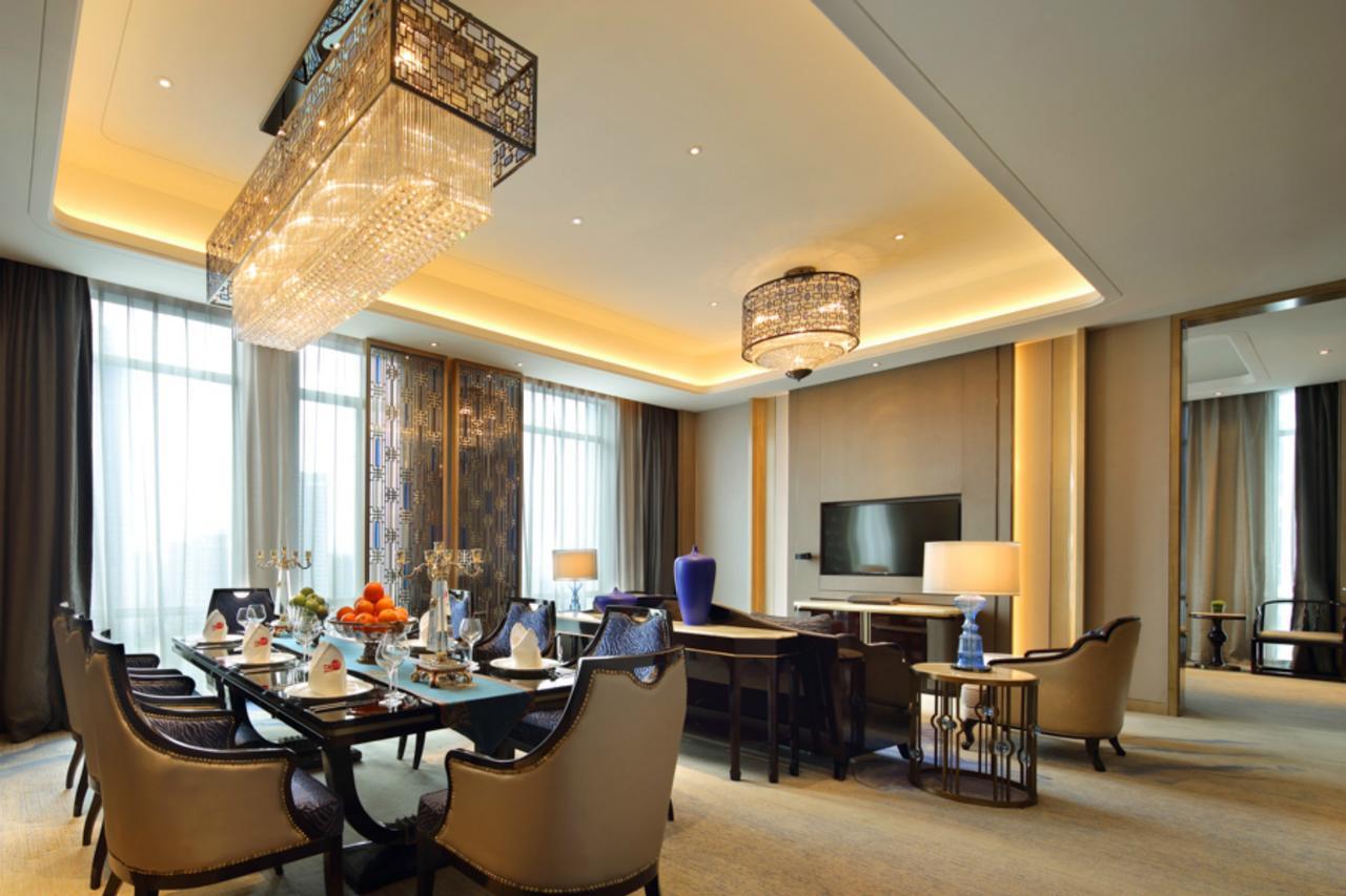 Wanda Realm Liuzhou Hotel Exterior photo